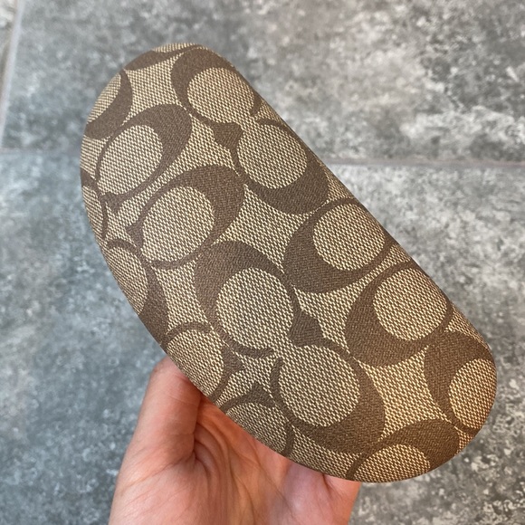 Coach sunglasses case with coach cloth pre own - Picture 8 of 8